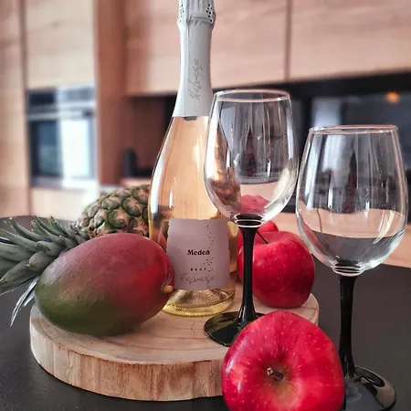 Luxury Penthouse Apartment *