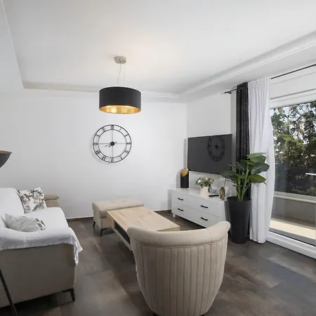 Luxury Penthouse Apartment *