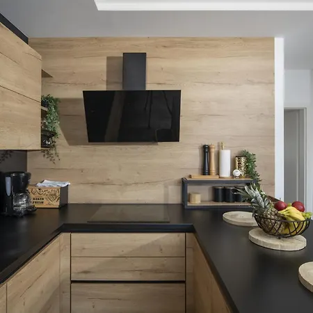 Luxury Penthouse Apartment *